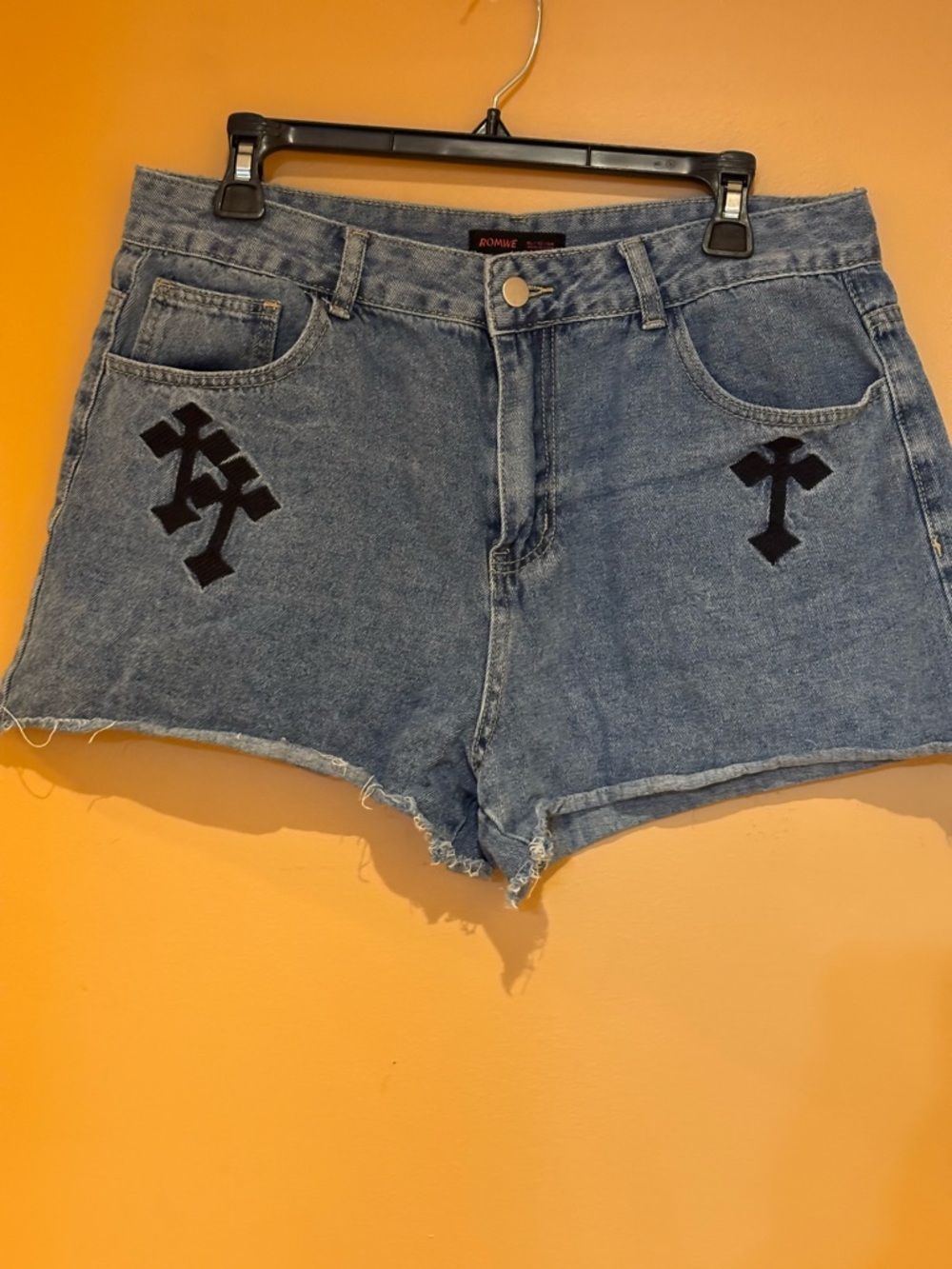 ROMWE XL denim shorts with cross patches